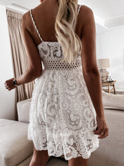 Chic v-necked hollow lace dress